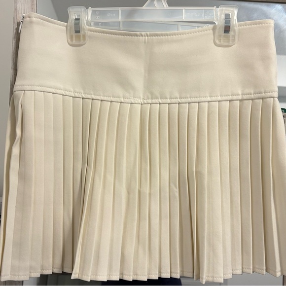 Simons Cream Pleated Mini Skirt - Picture 2 of 4